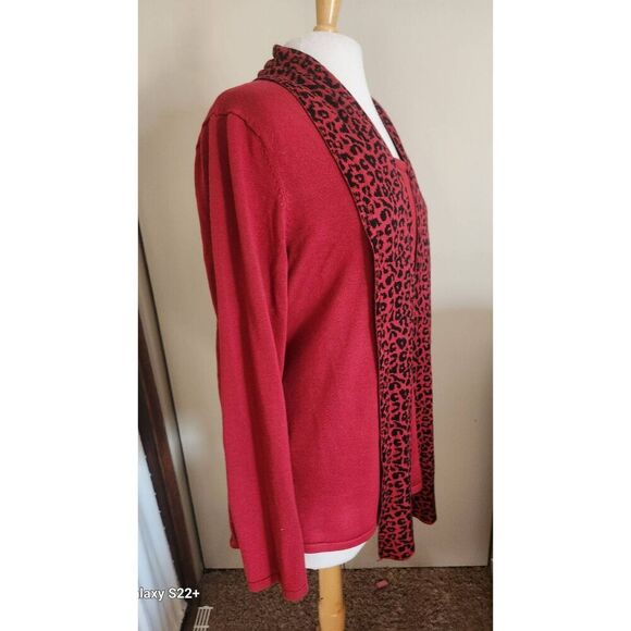 S40 Heart N Crush sweater with attached scarf - Picture 6 of 12